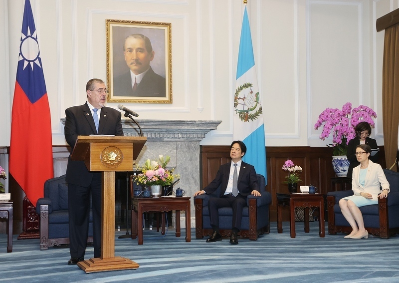Tổng thống Lại Thanh Đức đón tiếp trọng thể Tổng thống Guatemala, kỳ vọng tăng cường giao lưu thanh niên và bồi dưỡng nhân tài